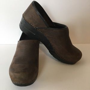 Sanita clogs 37- 6 1/2